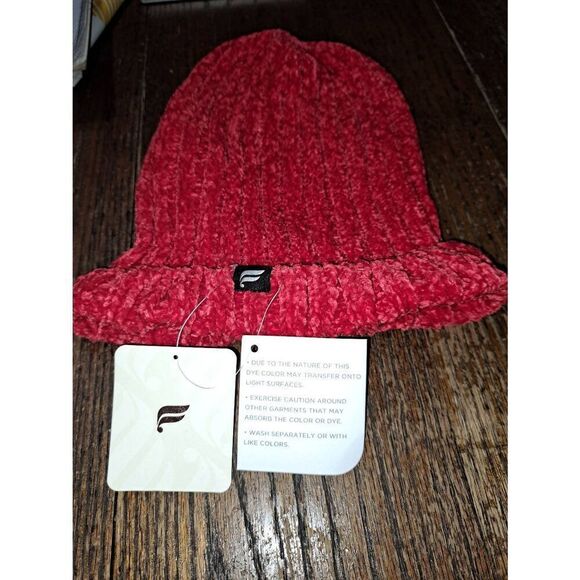New Fabletics Strawberry Red The Velvet Yarn Beanie Knit Hat - Picture 4 of 5